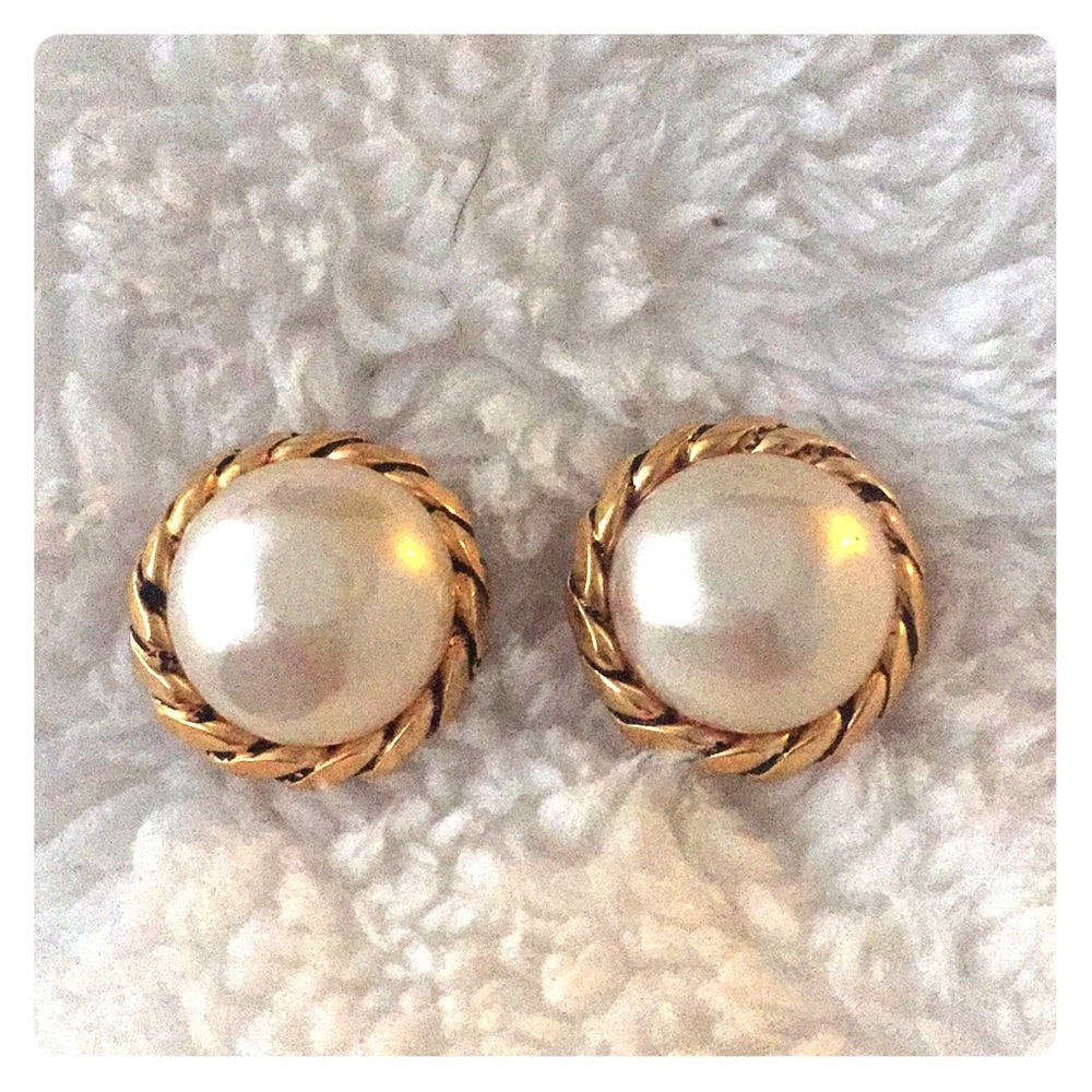 Chanel Beautiful Faux Pearl Gold Tone Earrings